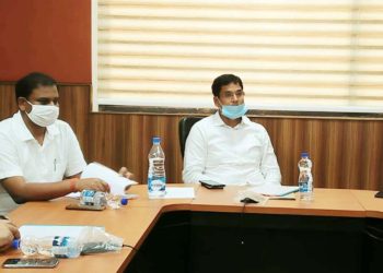 ମନ୍ତ୍ରୀଙ୍କ ପ୍ରତୁଶୃତି ପରେ ଆନ୍ଦୋଳନକୁ ବନ୍ଦ କରି,ମତ୍ସ୍ୟ ଉତ୍ପାଦନ କାର୍ଯ୍ୟକ୍ରମ ପୁନଃ ଜାରୀ ରଖିବେ ।