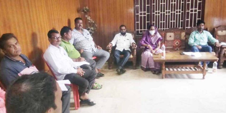 କୋରନା ସମୟରେ ସାଧାରଣ ଲୋକ କିପରି ସରକାରୀ ସୁବିଧା ସୁଯୋଗରୁ ବଞ୍ଚିତ ନହେବେ ସେଥିଲାଗି ସମୀକ୍ଷା ବୈଠକ କରି ଆଲୋଚନା କଲେ ବରୀ – ବିଧାୟିକା ଶ୍ରୀମତୀ ସୁନନ୍ଦା ଦାସ