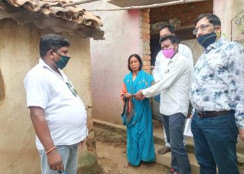 ବାର୍ଦ୍ଧକ୍ୟ ଭତ୍ତା ର ଟଙ୍କା ଫେରି ପାଇଲେ ରାଧିକା : ଟଙ୍କା ହଡପ କରିଥିବା ଲୋକ କିଏ   ?