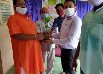 ନେହେରୁ ଯୁବ କେନ୍ଦ୍ର ଦ୍ୱାରା ବୃକ୍ଷ ରୋପଣ, ସାମିଲ ହେଲେ କଳାହାଣ୍ଡି ସାଂସଦ ।