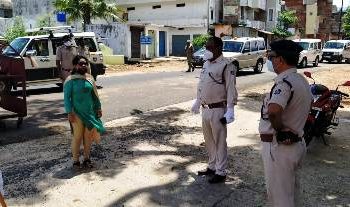 ଗଜପତି ଜିଲ୍ଲାରେ ହୁ ହୁ ହୋଇ ବଢ଼ି ଚାଲିଥିବା କରୋନା ସଂକ୍ରମଣକୁ ନିୟନ୍ତ୍ରଣ କରିବା ପାଇଁ ଆଜି ଠାରୁ ଆରମ୍ଭ ହୋଇଛି ୪ ଦିନିଆ ସଟ୍ ଡାଉନ