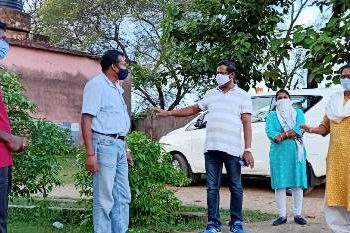 ନୟାଗଡ଼ ରେ ଜିଲ୍ଲାପାଳ ଙ୍କ ସମବେଦନା କାର୍ଯ୍ୟକୁ ସାଧାରଣ ରେ ପ୍ରଶଂସା  ;  କରୋନା ଯୋଦ୍ଧା ଙ୍କ ଭଲ ମନ୍ଦ ତଥା ସ୍ୱାସ୍ଥ୍ୟବସ୍ଥା ସମ୍ପର୍କରେ ବୁଝିଲେ