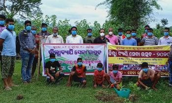 ସେବା ଉତ୍ସବରେ ବୃକ୍ଷରୋପଣ ଓ ବସ୍ତ୍ରଦାନ