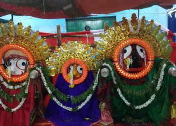 ନୟାଗଡ଼ ଜିଲ୍ଲାରେ ଜଗନ୍ନାଥ ମନ୍ଦିର ରେ ଶ୍ରୀ ଜୀଉ ଙ୍କ ରୀତି ନୀତି ପରମ୍ପରା ଅନୁସାରେ ମହାପ୍ରଭୁ ଙ୍କୁ  ସୁନା ବେଶ ।