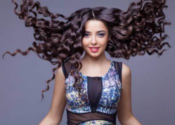 ବର୍ଷାଋତୁରେ ଦେଖାଯାଉଛି କି କେଶ ଝଡିବା ସମସ୍ୟା ପାଇଁ କରନ୍ତୁ ଏହି ଉପଚାର