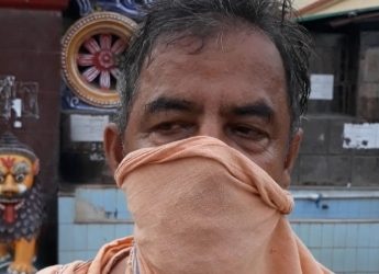 କଟକ ବିଭିନ୍ନ ମନ୍ଦିରର ପୂଜକ ମାନେ ଜୀବିକା ହରାଇ ସରକାରୀ ସାହାଯ୍ୟ କୁ ଅପେକ୍ଷା