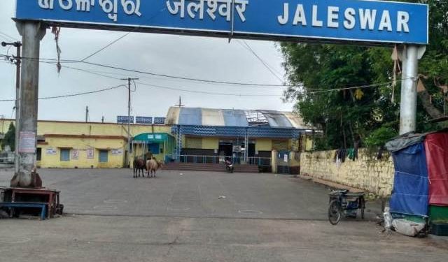 ଜଳେଶ୍ୱରରେ  ନିୟମ ମାନିଲେ, ବଜାର ବନ୍ଦ, ରାସ୍ତଘାଟ ଶୂନଶାନ
