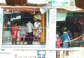 ପ୍ରଶାସନର ପଞ୍ଚସୂତ୍ରୀ ନିୟମକୁ ଫୁ ’ କରୋନାକୁ ଆମନ୍ତ୍ରଣ କରୁଛନ୍ତି ବ୍ୟବସାୟୀ