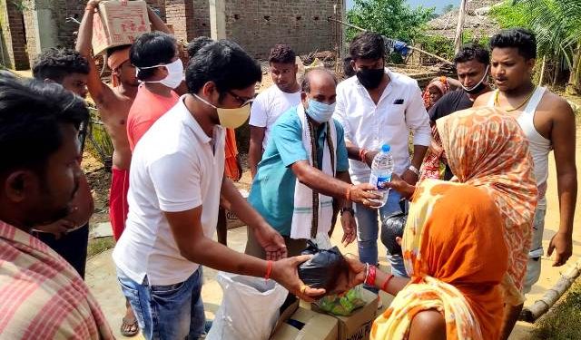 ବନ୍ୟା ବିପନ୍ନଙ୍କୁ କୋରାଇ ଯୁବକଂଗ୍ରେସ ପକ୍ଷରୁ ରିଲିଫ ବଂଟନ