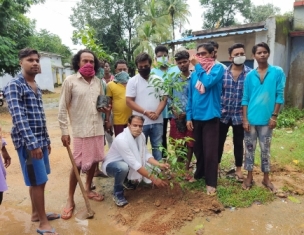 ଜିଲ୍ଲା ଯୁବ କଂଗ୍ରେସ ଚାରା ବଣ୍ଟନ ଓ ବୃକ୍ଷ ରୋପଣ କରି ପାଳନ କଲା ରାଜୀବ ଗାନ୍ଧୀ ଙ୍କ ଜୟନ୍ତୀ