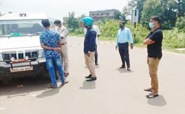 ନର୍ଲା ବ୍ଳକ ଶିଶୁ ମନ୍ଦିର ଚାରିଛକଠାରେ ପୋଲିସ ପକ୍ଷରୁ ମାକ୍ସ ଯାଞ୍ଚ – କଳାହାଣ୍ଡି