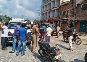 ବେଆଇନ ଭାବରେ ଦେଶୀ ମଦ ଚୋରା ଚାଲାଣ ଅଭିଯୋଗରେ ପାରଳାଖେମୁଣ୍ଡି ପୋଲିସ ଦ୍ବାରା ଦୁଇ ଗିରଫ : ମଦ ଓ ବାଇକ ଜବତ ।