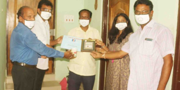 ସେବା ପ୍ରୟାସ ଫାଉଣ୍ଡେସନ ତରଫରୁ ; “କୋଭିଡ ଯୋଦ୍ଧା”ଙ୍କୁ ସମ୍ମାନିତ
