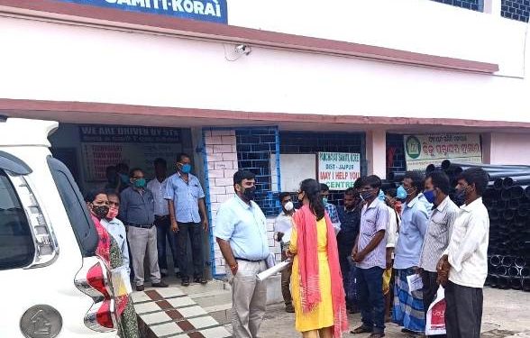 କୋରାଇ ବ୍ଲକରେ ନୂତନ ଜିଲ୍ଲାପାଳଙ୍କ ସମୀକ୍ଷା ବୈଠକ ଆବାସ ନିର୍ମାଣ କରି ବିଲ୍ ପାଉନଥିବା ଅଭିଯୋଗ କଲେ ହିତାଧିକାର