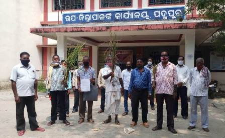 ପଦ୍ମପୁର – କରୋନା ମହାମାରୀ ମଣିଷର ଆର୍ଥିକ ମେରୁଦଣ୍ଡକୁ ମଧ୍ୟ ପ୍ରଭାବିତ କରିଛି