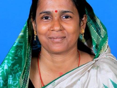 ବରୀ ବିଧାୟିକା ଶ୍ରୀମତୀ ସୁନନ୍ଦା ଦାସ ଙ୍କ କରୋନା ଆକ୍ରାନ୍ତ ପରିପ୍ରେକ୍ଷୀରେ : ଦ୍ରୁତ ଆରୋଗ୍ୟ କାମନା କରି ଅଙ୍ଗାଳୋ ବିଜୁ ଛାତ୍ର ଜନତା ଦଳ ତରଫରୁ ସମୂହ ଦୀପଦାନ  ।