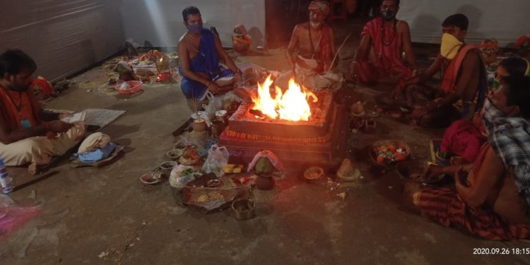 ବ୍ରାହ୍ମଣମାନଙ୍କ ଦ୍ବାରା କୋରନାର ଉପଶମ ନିମନ୍ତେ ହରିହରାତ୍ମକ ବିଶ୍ବଶାନ୍ତି ମହାଯଜ୍ଞ ଅନୁଷ୍ଠିତ