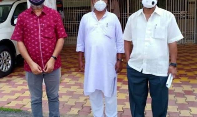 ଗୋପାଳପୁର ବନ୍ଦରରେ ପଞ୍ଜିକୃତ ଶ୍ରମିକଙ୍କୁ କାମ ଯୋଗାଇ ଦେବା ଦାବି ନେଇ ୟୁନିୟନ ପକ୍ଷରୁ ଜିଲ୍ଲାପାଳଙ୍କୁ ଦାବିପତ୍ର ପ୍ରଦାନ ଛତ୍ରପୁର