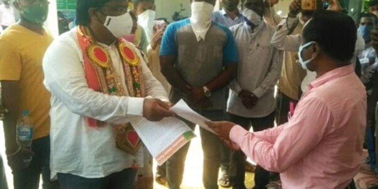 ମରୁଡି ଘୋଷଣା ଦାବିରେ ବିଜେପିର ଦାବି ପତ୍ର – ଚିକିଟି