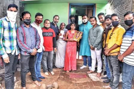 ଯୁବ ପରିବାର ପକ୍ଷରୁ ଆର୍ଥିକ ସହାୟତା – କଟକ