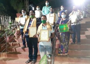 ୫ କରୋନା ଯୋଦ୍ଧାଙ୍କ ପ୍ଲାଜମା ଦାନ ; ଜିଲ୍ଲାପାଳଙ୍କ ସମ୍ବର୍ଦ୍ଧନା -ଢେଙ୍କାନାଳ