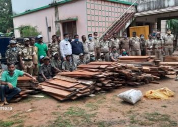 ବନ ବିଭାଗ ପକ୍ଷରୁ କାଠ ପଟା ଓ ଯନ୍ତ୍ରପାତି ଜବତ ବୁଗୁଡା