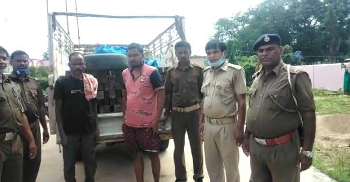 କାଠ ବୋଝେଇ ପିକପ ଭ୍ୟାନ ସହିତ ଦୁଇ ଜଣ ଗିରଫ ପରେ କୋର୍ଟ ଚାଲାଣ