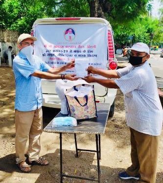 ଶ୍ରୀ ଅଭିରାମ ସାଂସ୍କୃତିକ କେନ୍ଦ୍ର,ଦିଲ୍ଲୀ ତରଫରୁ ସାନିଟାଇଜର ଷ୍ଟାଣ୍ଡ ଦାନ