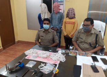 ପିସ୍ତଲ ଦେଖାଇ ଲୁଟ ଘଟଣାରେ ବୁଗୁଡ଼ା ପୋଲିସକୁ ବଡ ସଫଳତା ; ପିସ୍ତଲ ଜବତ ସହ ୩ ଗିରଫ