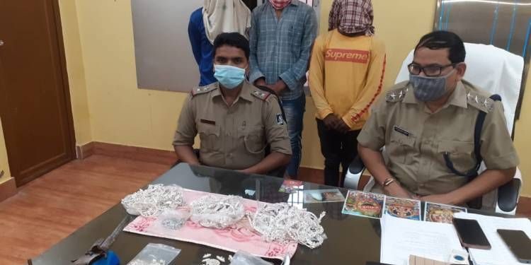 ପିସ୍ତଲ ଦେଖାଇ ଲୁଟ ଘଟଣାରେ ବୁଗୁଡ଼ା ପୋଲିସକୁ ବଡ ସଫଳତା ; ପିସ୍ତଲ ଜବତ ସହ ୩ ଗିରଫ