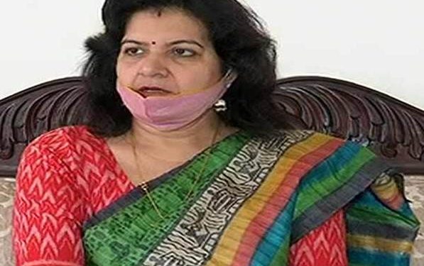 ଶାସକ ପ୍ରଶାସକଙ୍କ ଦୌରାତ୍ମ୍ଯ ଭିତରେ ଭୁବନେଶ୍ୱର ସାଂସଦ – ଅପରାଜିତା ଷଡଙ୍ଗୀ