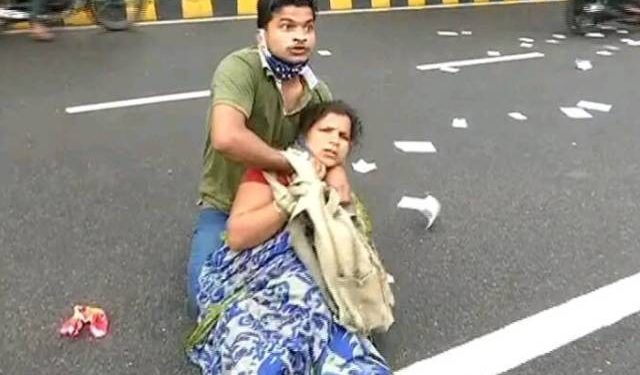 ବିଧାନସଭା ସମ୍ମୁଖରେ ; ନିଜ ମା ବେକରେ ଛୁରୀ ଲଗାଇଲା ହିଷ୍ଟ୍ରିୟା ପୁଅ