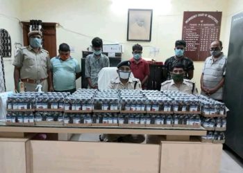 ବରଗଡ଼ ରେ ଚୋରା ନିଶା କାରବାର ; ୫ ଗିରଫ ; କଫ ସିରଫ ଓ ନିଶା ବଟିକା ଦୁଇଟି ଗାଡ଼ି ଜବତ