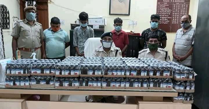 ବରଗଡ଼ ରେ ଚୋରା ନିଶା କାରବାର ; ୫ ଗିରଫ ; କଫ ସିରଫ ଓ ନିଶା ବଟିକା ଦୁଇଟି ଗାଡ଼ି ଜବତ