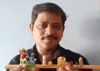 କ୍ଷୁଦ୍ରତମ ଦୁର୍ଗା ମୂର୍ତି କଲେ ସତ୍ୟ ମହାରଣା