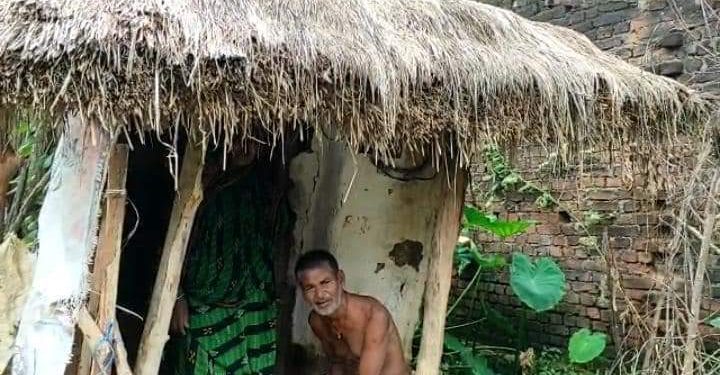 ତିନି ହାତର ଭଙ୍ଗା କୁଡିଆରେ ଅସହାୟ ଅରକ୍ଷିତ…… ଅରକ୍ଷିତକୁ ସାହା ହେବ କିଏ ?