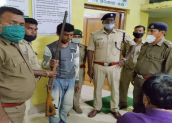 ବାଘଛାଲ ଜବତ ଘଟଣାରେ ; ଏବେ କିଙ୍ଗ୍‍ପିନ୍‍ ତଲାସରେ ବନ ବିଭାଗ ଏହି ଘଟଣାରେ   ଗିରଫ ହୋଇଥିବା ଅଟୋ ଚାଳକ ଅର୍ଜୁନ ମୁଣ୍ଡା ଓ ଶିକାରୀ ତ୍ରିନାଥ ନାୟକକୁ କୋର୍ଟ ଚାଲାଣ