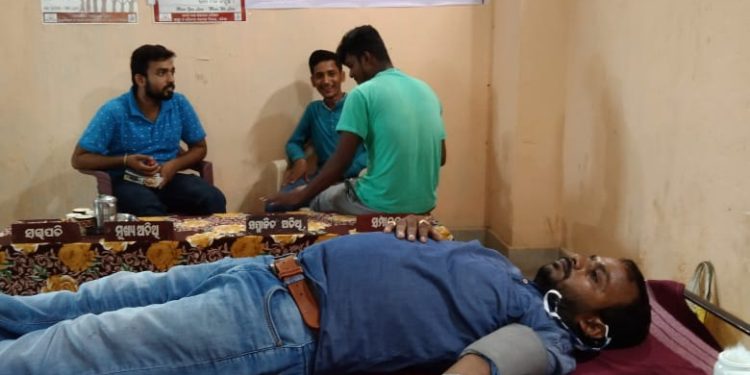 ଉତ୍କଳ ଯୁବକ ସଂଘ  ଅନୁଷ୍ଠାନ ତରଫରୁ ରକ୍ତଦାନ  ଶିବିର ଅନୁଷ୍ଠିତ – ହିଞ୍ଜିଳିକାଟୁ