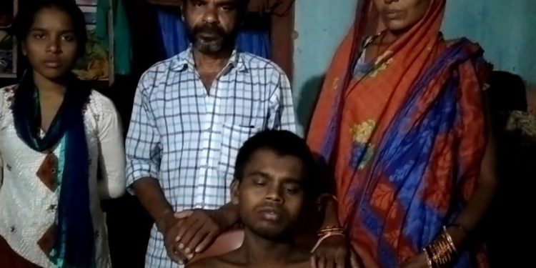 ଅସହ୍ୟ ଯନ୍ତ୍ରଣାରେ ଛଟପଟ ଅଜିତ ; ଦୁଇଟି କିଡ଼ନୀ ଖରାପ : ଆର୍ଥିକ ଅନାଟନ ମଧ୍ୟରେ ପରିବାର ଲୋକ
