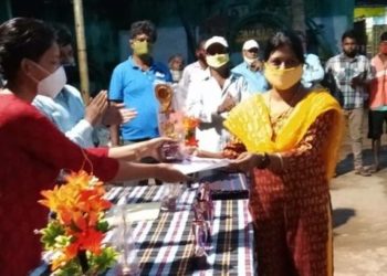 ଗଂଜାମ ଏନ.ଏ. ସି. ଦ୍ଵାରା କରୋନା ଯୋଦ୍ଧା ଭାବେ ସମ୍ମାନୀତି ହେଲେ ; ଦୁଇ ମହିଳା ଅଙ୍ଗନବାଡି କର୍ମୀ