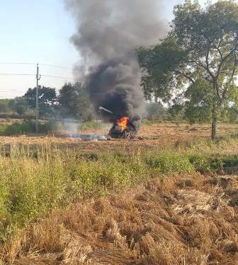 ବିଦ୍ୟୁତ ସଂସ୍ପର୍ଶରେ ଆସି ଧାନ ଅମଳ ଯନ୍ତ୍ରରେ ନିଆଁ