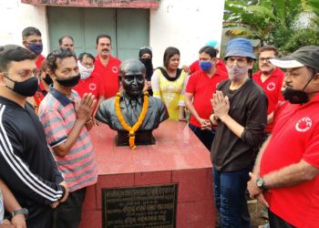 ଦକ୍ଷିଣ ଓଡ଼ିଶାର ଅଗ୍ରଣୀ ସ୍ବେଚ୍ଛାସେବୀ ଅନୁଷ୍ଠାନ ବ୍ରହ୍ମପୁରର ଟିମ କ୍ଲିନ ସିଟି ସାମାଜିକ ସେବା କ୍ଷେତ୍ରରେ ସୃଷ୍ଟି କରିପାରିଛି ନିଆରା ପରିଚୟ