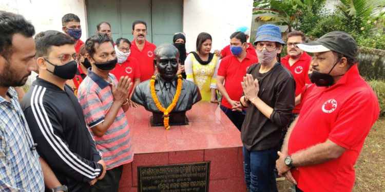 ଦକ୍ଷିଣ ଓଡ଼ିଶାର ଅଗ୍ରଣୀ ସ୍ବେଚ୍ଛାସେବୀ ଅନୁଷ୍ଠାନ ବ୍ରହ୍ମପୁରର ଟିମ କ୍ଲିନ ସିଟି ସାମାଜିକ ସେବା କ୍ଷେତ୍ରରେ ସୃଷ୍ଟି କରିପାରିଛି ନିଆରା ପରିଚୟ