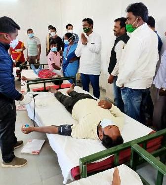 ରକ୍ତ ଦାନ ଶିବିରରେ 375 ୟୁନିଟ ରକ୍ତ ସଂଗ୍ରହ କରାଯାଇଥିଲା – ଝରିଗାଁ ବ୍ଲକ ଆଦର୍ଶ ବିଦ୍ୟାଳୟ ଠାରେ