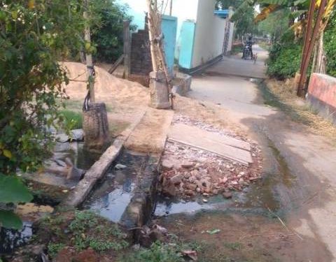 ମନ୍ଦିର ରାସ୍ତାରେ ନାର୍ଦ୍ଦମା ପାଣି ନିଷ୍କାସନ ପାଇଁ ଦାବି !