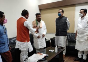 ଧାନର ସର୍ବନିମ୍ନ ସହାୟକ ମୂଲ୍ୟ ୧୮୬୮ ଟଙ୍କା ଚାଷୀ ଯେଭଲି ପାଇବ କୃଷକ ମୋର୍ଚ୍ଚା ସଜାଗ ରହୁ : ଧର୍ମେନ୍ଦ୍ର ପ୍ରଧାନ