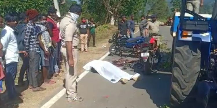 ଦୁଇ ବାଇକ୍ ମୁହାଁ ମୁହିଁ ଧକ୍କାରେ ୨ ମୃତ ୩ ଗୁରୁତର