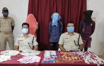 ପୂର୍ବକୋଟ ତେଲଙ୍ଗା ବସ୍ତିରେ ଚଢାଉର ପୁଲିସ କଲା ପର୍ଦ୍ଦ ଫାସ ; ୩ଗିରଫ,୨ଶହ ଗ୍ରାମ ସୁନା, ୧୦୬୧ଗ୍ରାମ ରୂପା, ୩ଲକ୍ଷ ୪ହଜାର ଟଙ୍କା ଜବତ – ମୁଖ୍ୟଅଭିଯୁକ୍ତ ଫେରାର