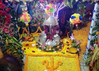 ବଡ଼ ଓଷାରେ କିରାତ ଅର୍ଜୁନ ବେଶରେ ଦର୍ଶନ ଦେଉଛନ୍ତି ବାବା ଧବଳେଶ୍ୱର