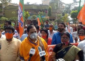 ସ୍ମାର୍ଟ ସିଟି ରେ ବର୍ଷ ସାରା ଭୋଗୁଛନ୍ତି ଲୋକେ ଦୂରାବସ୍ଥା ; ସ୍ମାର୍ଟ ସିଟି ରେ ସ୍ମାର୍ଟ ରାସ୍ତା କାମ